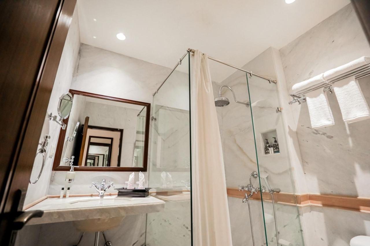 Saptapuri By Royal Orchid Hotels Limited Varanasi Ngoại thất bức ảnh