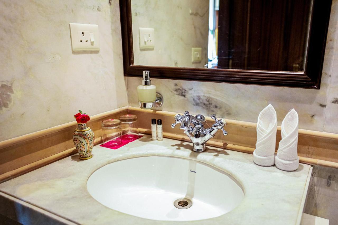 Saptapuri By Royal Orchid Hotels Limited Varanasi Ngoại thất bức ảnh